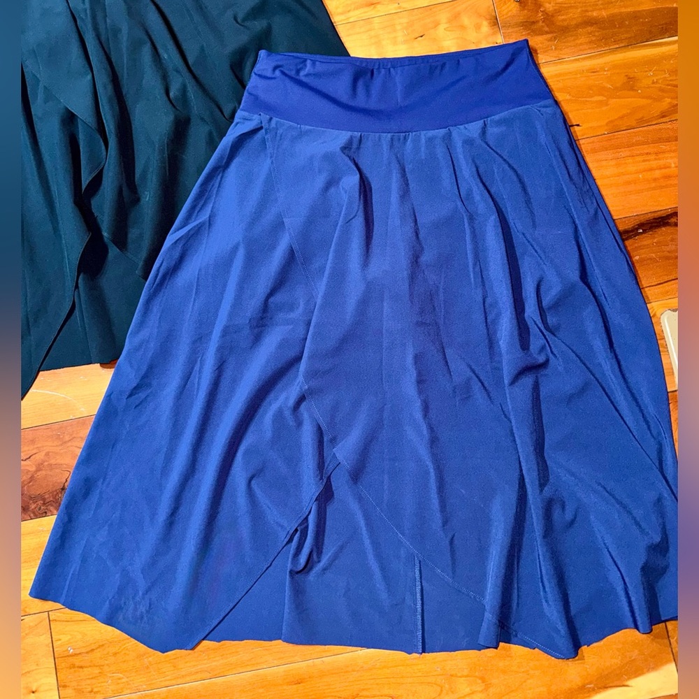 BUNDLE - HALARA A-Line Skirt Skort Set in Black and Navy Blue With Shorts - Picture 2 of 10